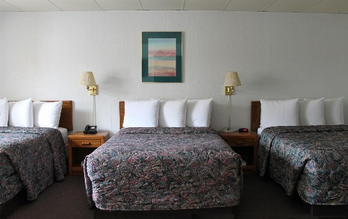 Budget Host Crestview Inn image 1