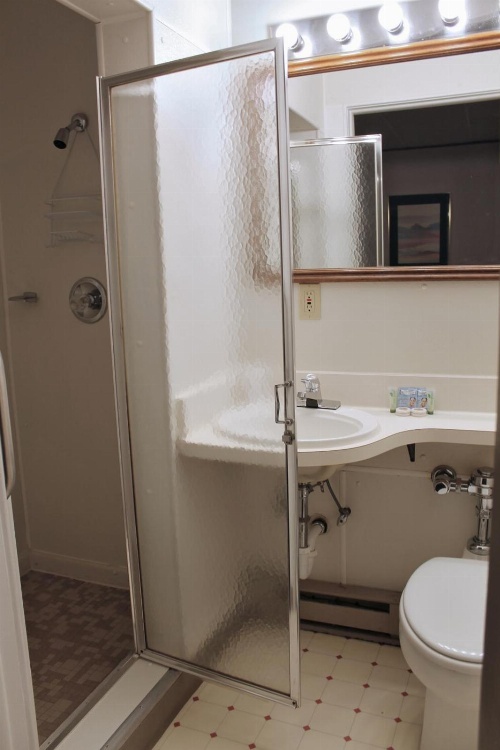 Budget Host Crestview Inn image 4